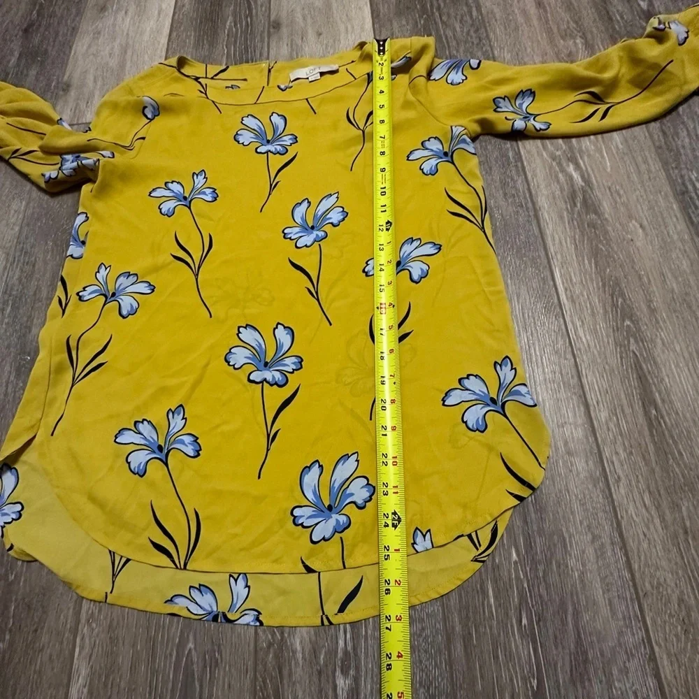 🛍️ Loft  Roll up sleeve blouse size XS excellent condition.